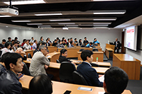 Students and staff members of CUHK gather at the lecture venue for the CAE Academician’s Lecture Series